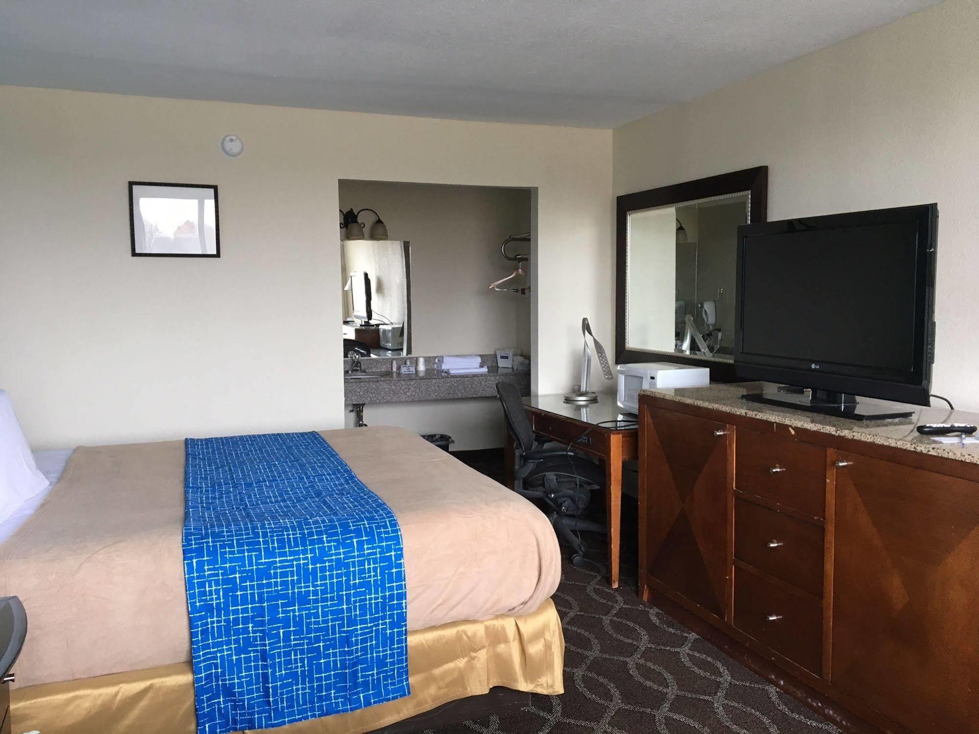 Travel Inn Marston Экстерьер фото